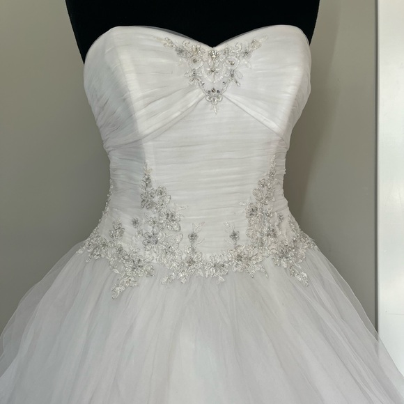 JEWEL Davids Bridal Tiered Tulle Wedding Ball Gown White Beaded Strapless Train - Picture 6 of 16